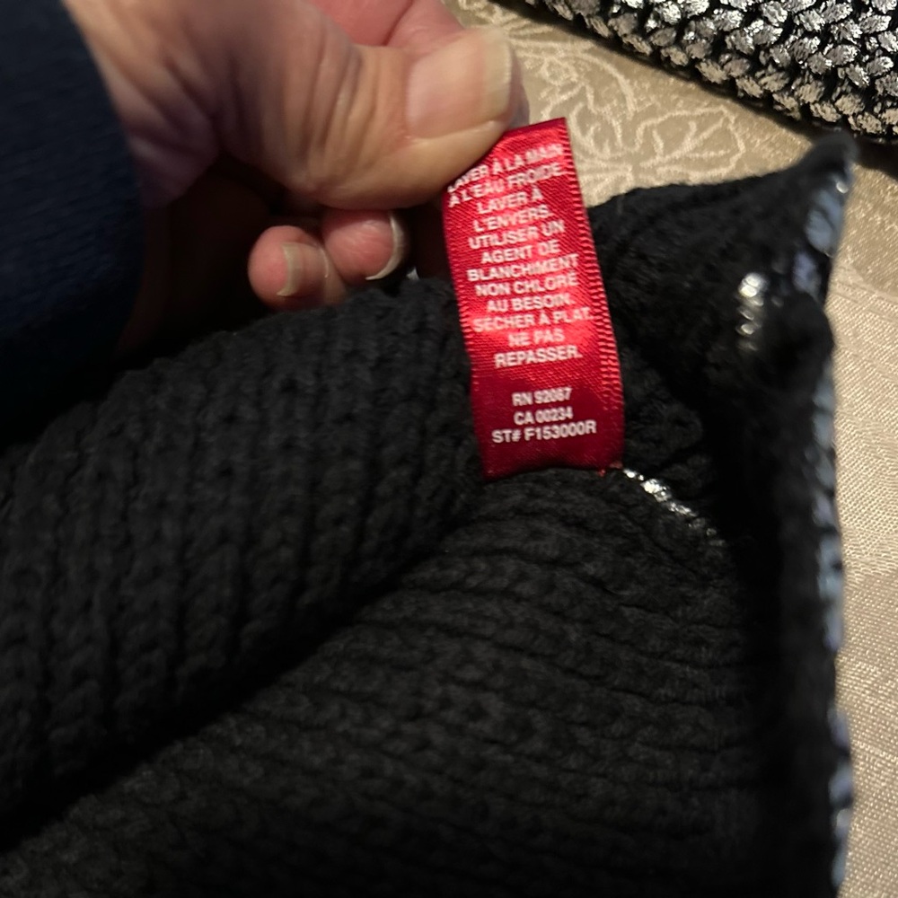 SAKS FIFTH AVENUE Sweater. Soft inside, metallic silver exterior & black. Size s - Picture 10 of 12